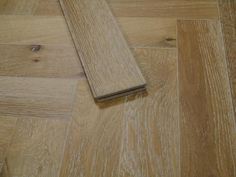 EFS Engineered Herringbone Oak Oiled White Washed - Easy Floor Store